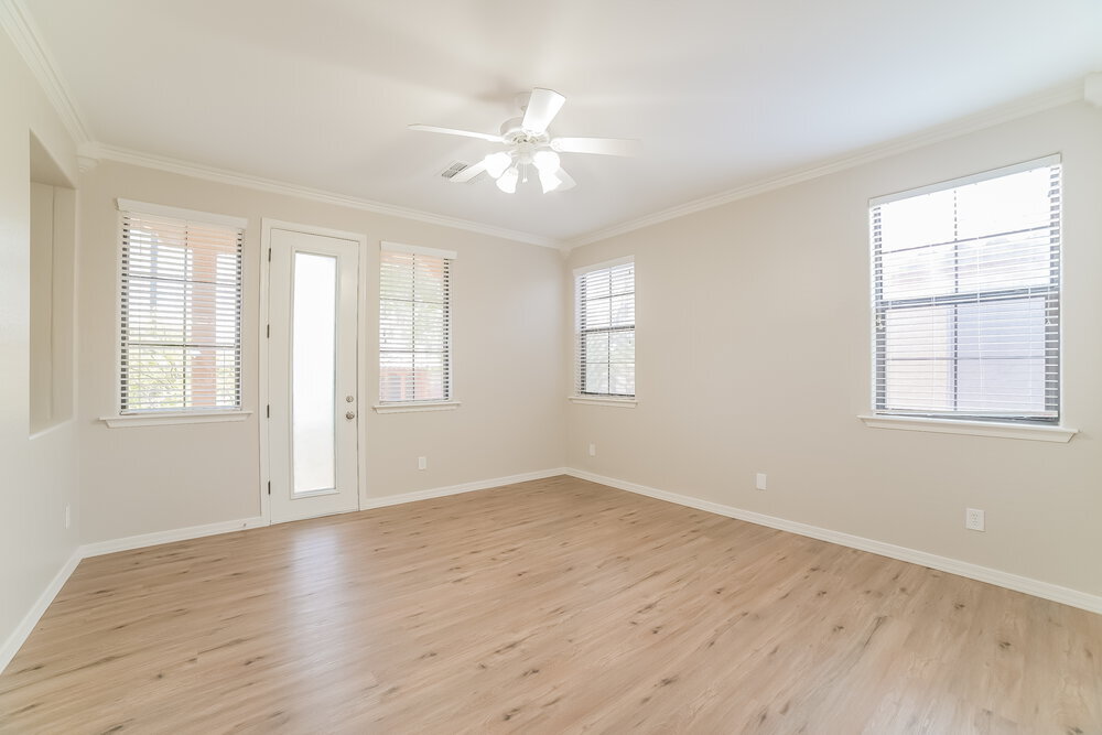 Building Photo - 2302 W Jake Haven