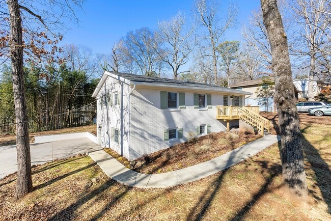 Building Photo - 713 Aeronca Rd NW