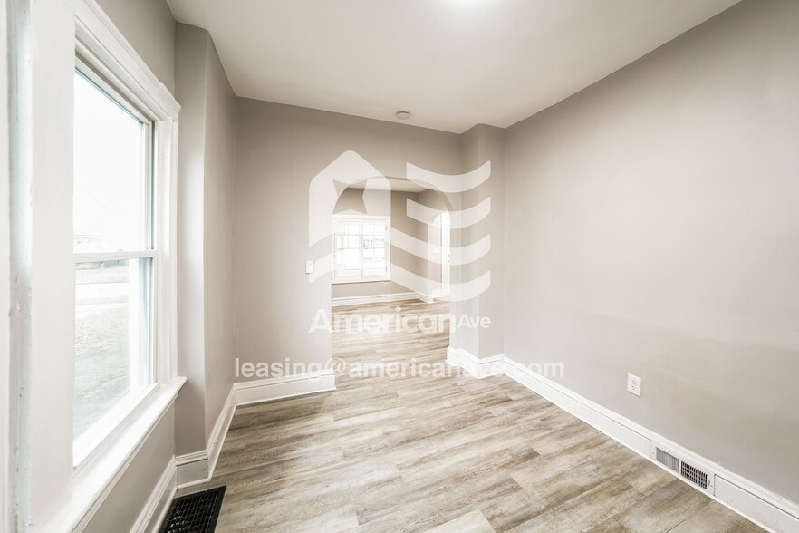 Building Photo - 441 Cottage St