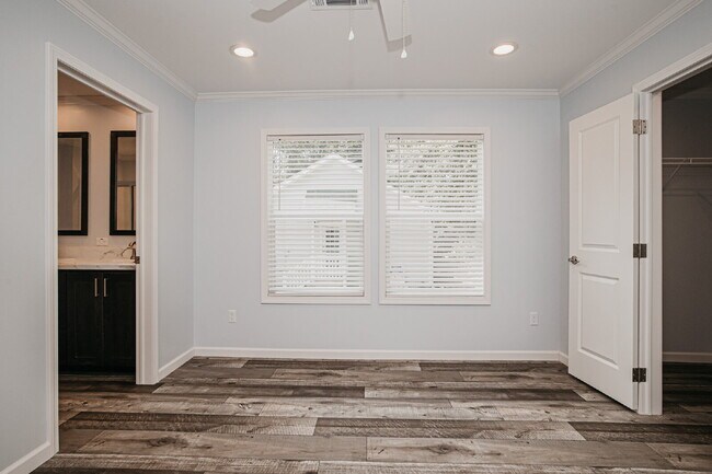 Building Photo - Inviting 3 bed, 2 bath Mount Pleasant rental