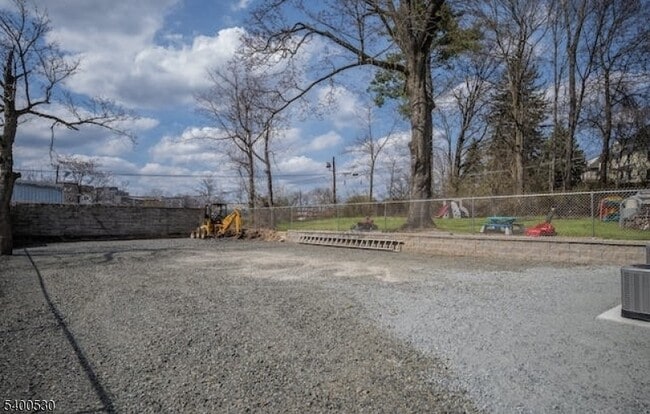 Building Photo - 16 Olyphant Pl