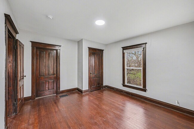 Building Photo - Fully Renovated 2BR Home – Modern Updates & Classic Charm