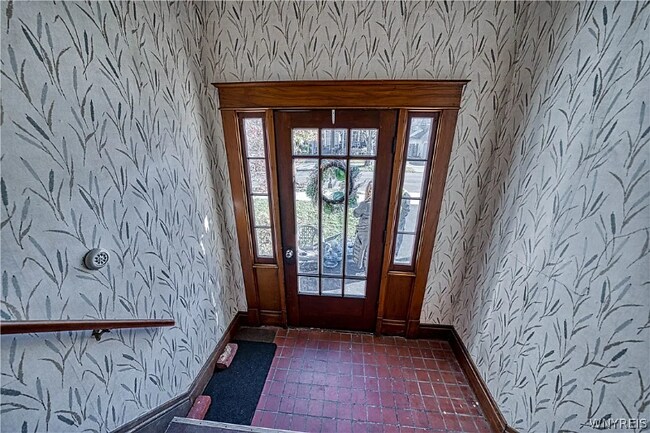 Building Photo - 262 Sterling Ave