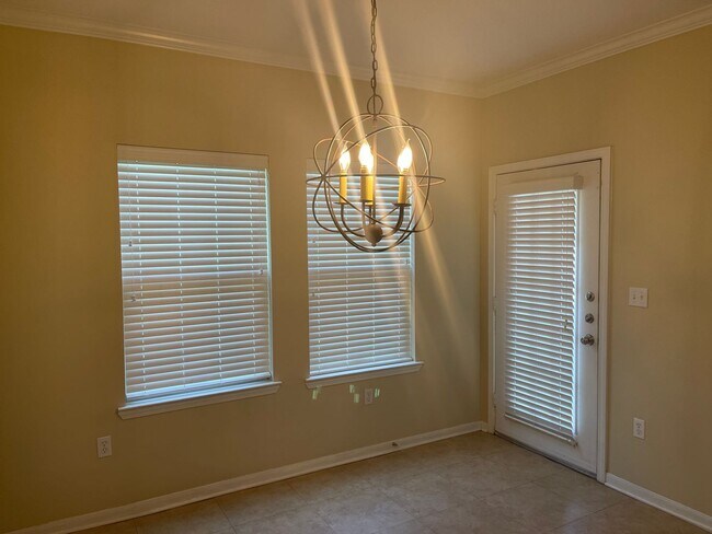 Building Photo - College Station - 4 Bedroom / 2.5 Bath / 2...