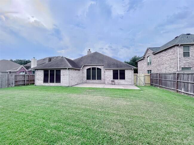 Building Photo - 5018 Rocky Manor Ln