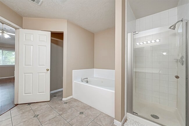 Building Photo - 3914 Crystal Pass Ct