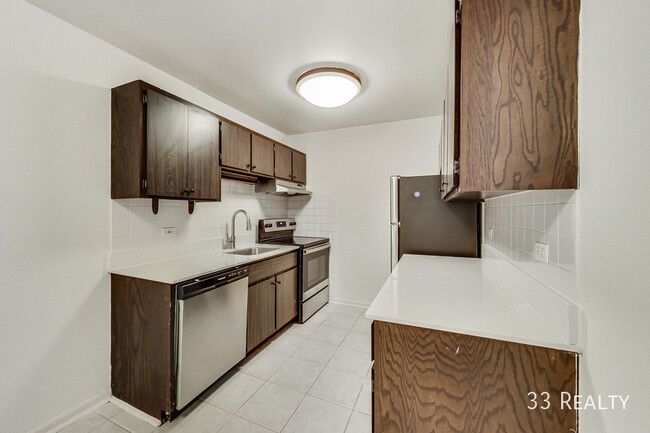 Building Photo - 9807 Karlov Ave