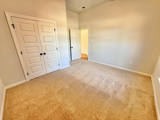 Building Photo - 16541 Aspen Ln