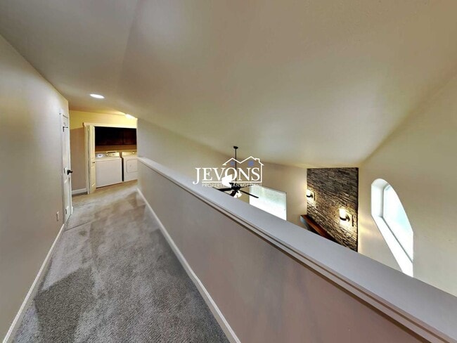 Building Photo - $500 off your first month’s rent!