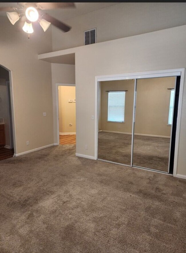 Building Photo - 4 bedroom 2 bathroom home Near Christofferson Pkwy Close to Walnut Elementary, Turlock Jr High Sc...