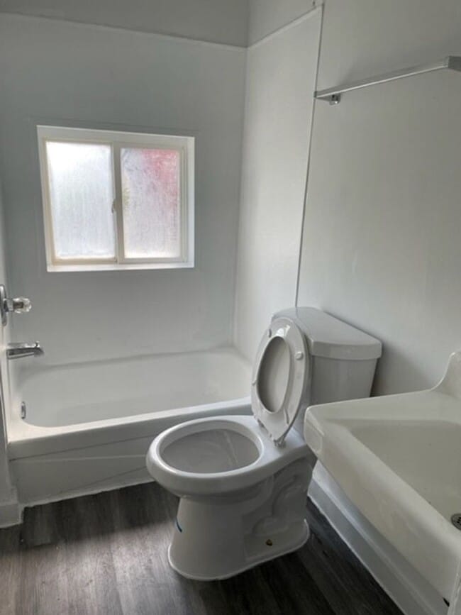 Building Photo - 235 Emming St