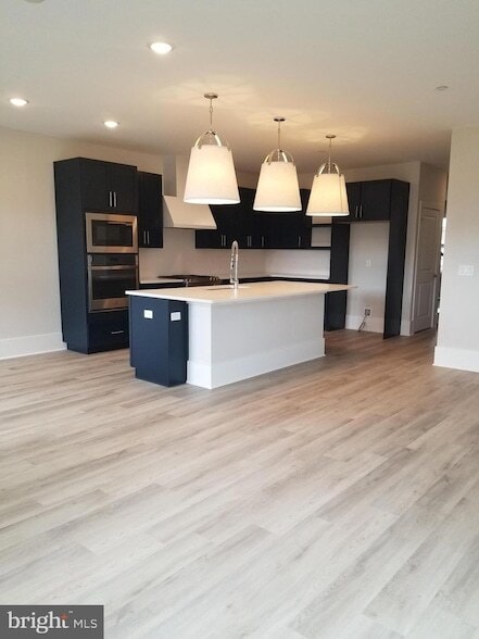 Building Photo - 4403 Thompson Dr