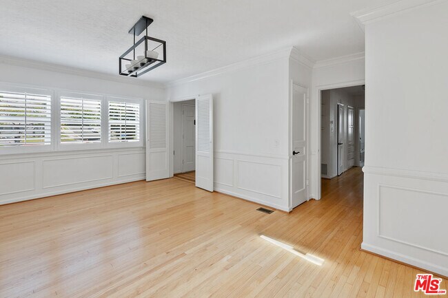 Building Photo - 5572 Bradna Dr