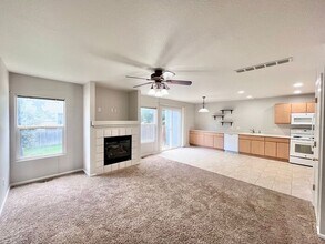 Building Photo - NEW CARPET & PAINT! Beautiful 3 Bedroom 2 ...
