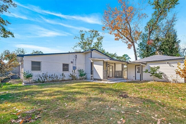 Building Photo - 10054 Cedardale Dr