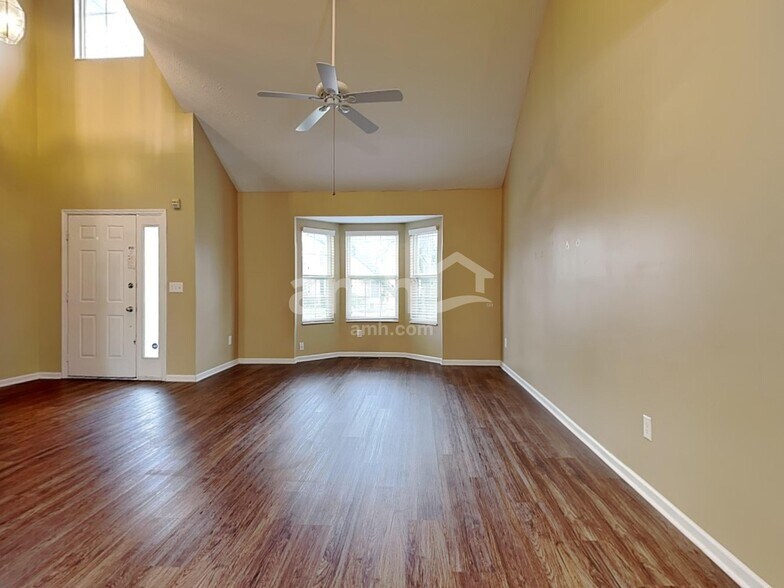 Building Photo - 2145 Blanton Dr