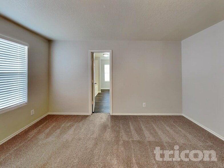 Building Photo - 9939 Amber Breeze