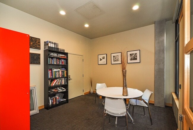 Building Photo - 1620 Belmont Ave