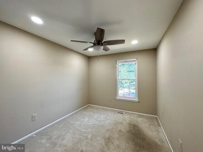 Building Photo - 6123 Martins Landing Ct