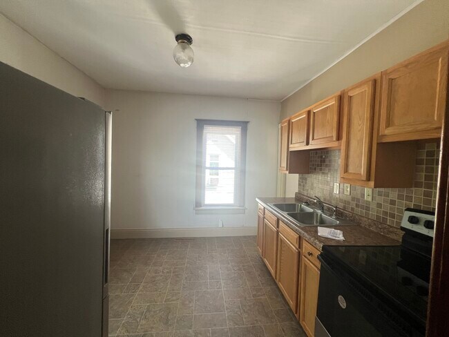 Building Photo - 703 Prospect Ave