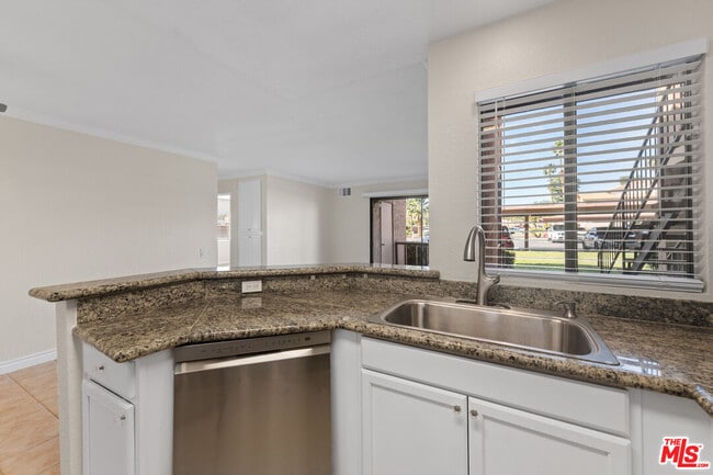 Building Photo - 78650 Ave 42 Ave