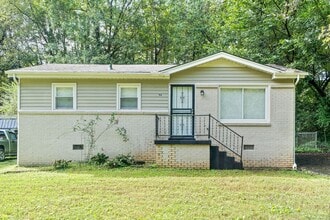 Building Photo - 96 Chapel St