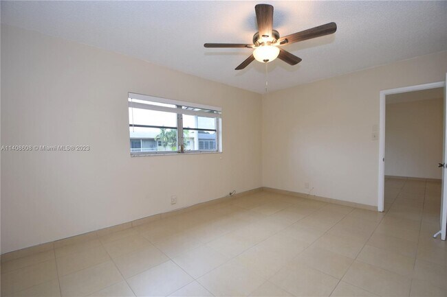 Building Photo - 7500 NW 5th Pl