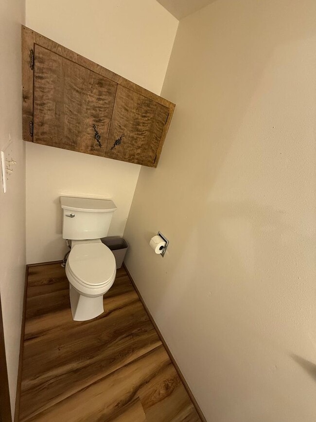 Building Photo - Spacious, four-bedroom, two-bathroom, coun...