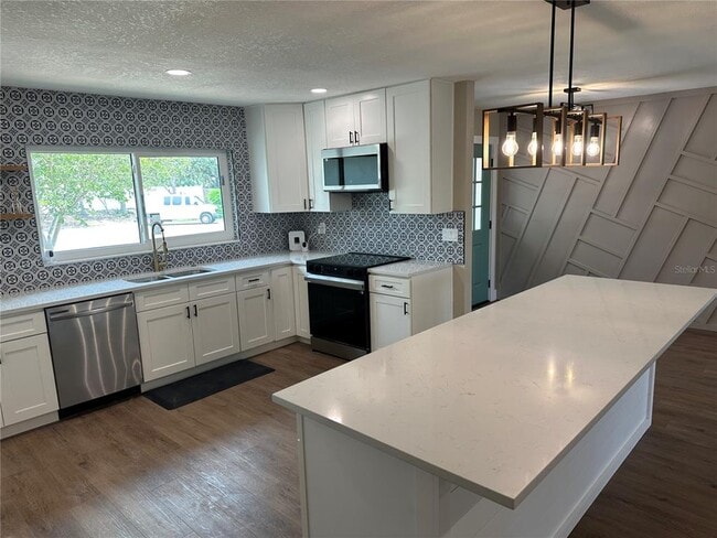 Building Photo - 8808 44th Ave Dr W