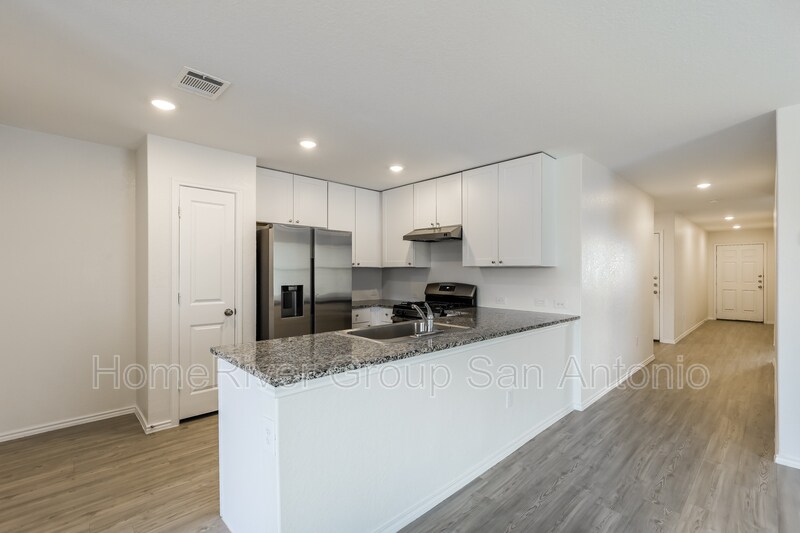 Building Photo - 10107 Helios Hts