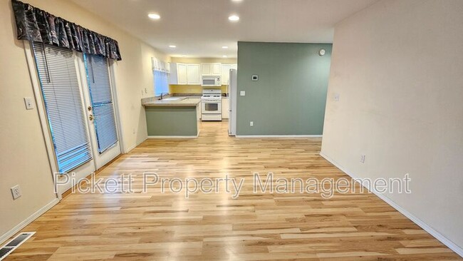 Building Photo - 12596 Deer Park Ln NW