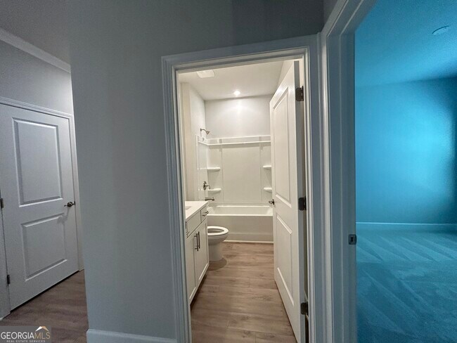 Building Photo - 450 Bandon Wy