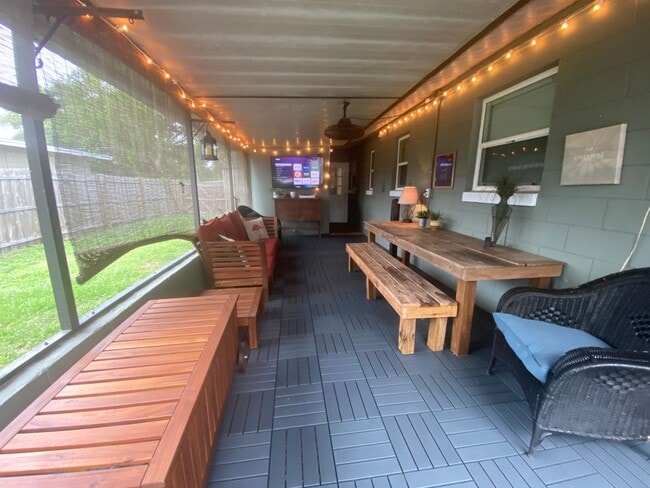 Building Photo - Heart of Conway