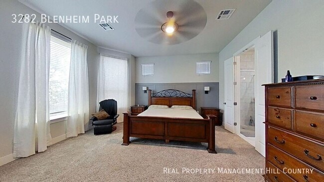 Building Photo - 3282 Blenheim Pk