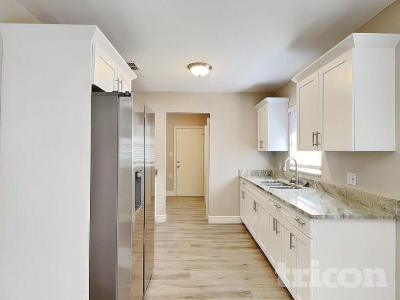 Building Photo - 8307 N Elmer St