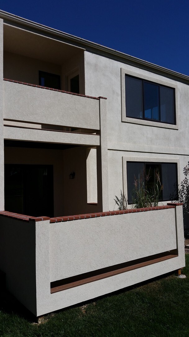Building Photo - Condo for Rent