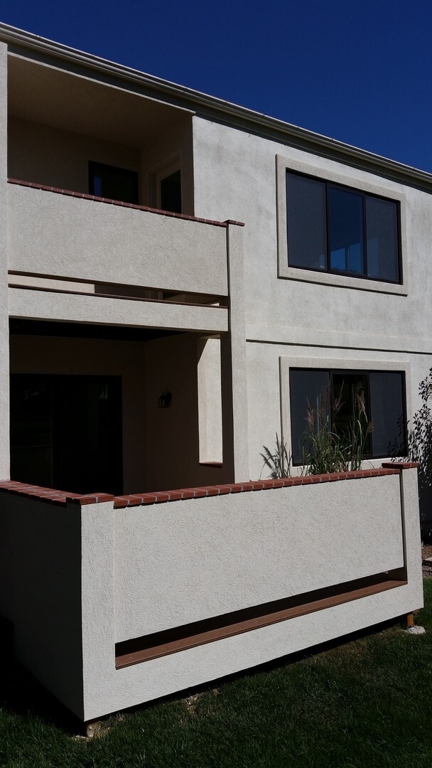 Building Photo - Golf Course Townhome for Rent