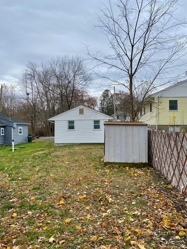 Building Photo - 26 Poplar St