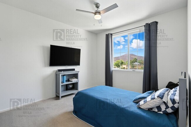 Building Photo - Beautiful 5-Bedroom Home in Audie Murphy R...