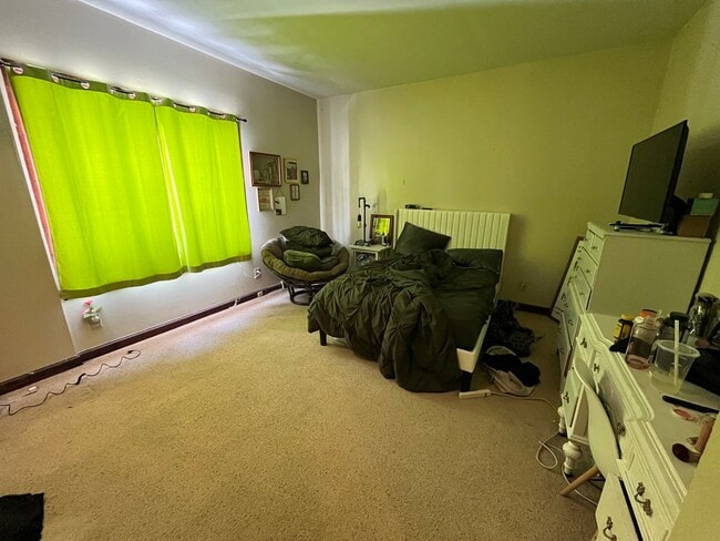 Building Photo - 2579 N Frederick Ave