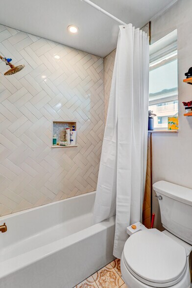 New custom tiled 2nd full bathroom - 606 Beach Ave