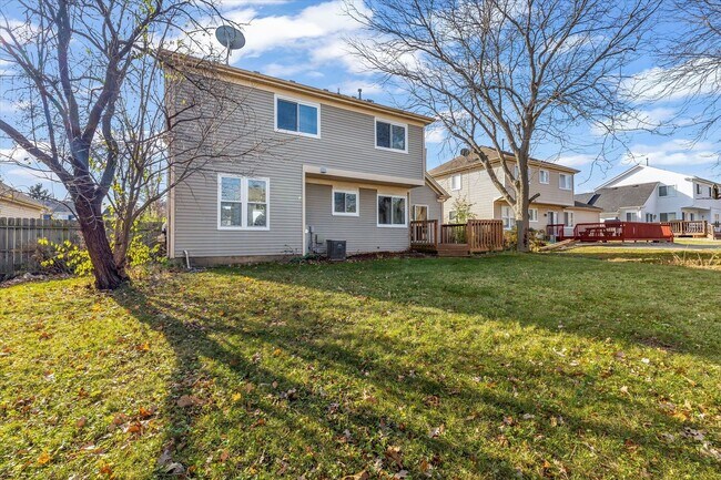 Building Photo - Updated Kenosha 3 Bedroom 2.5 Bath