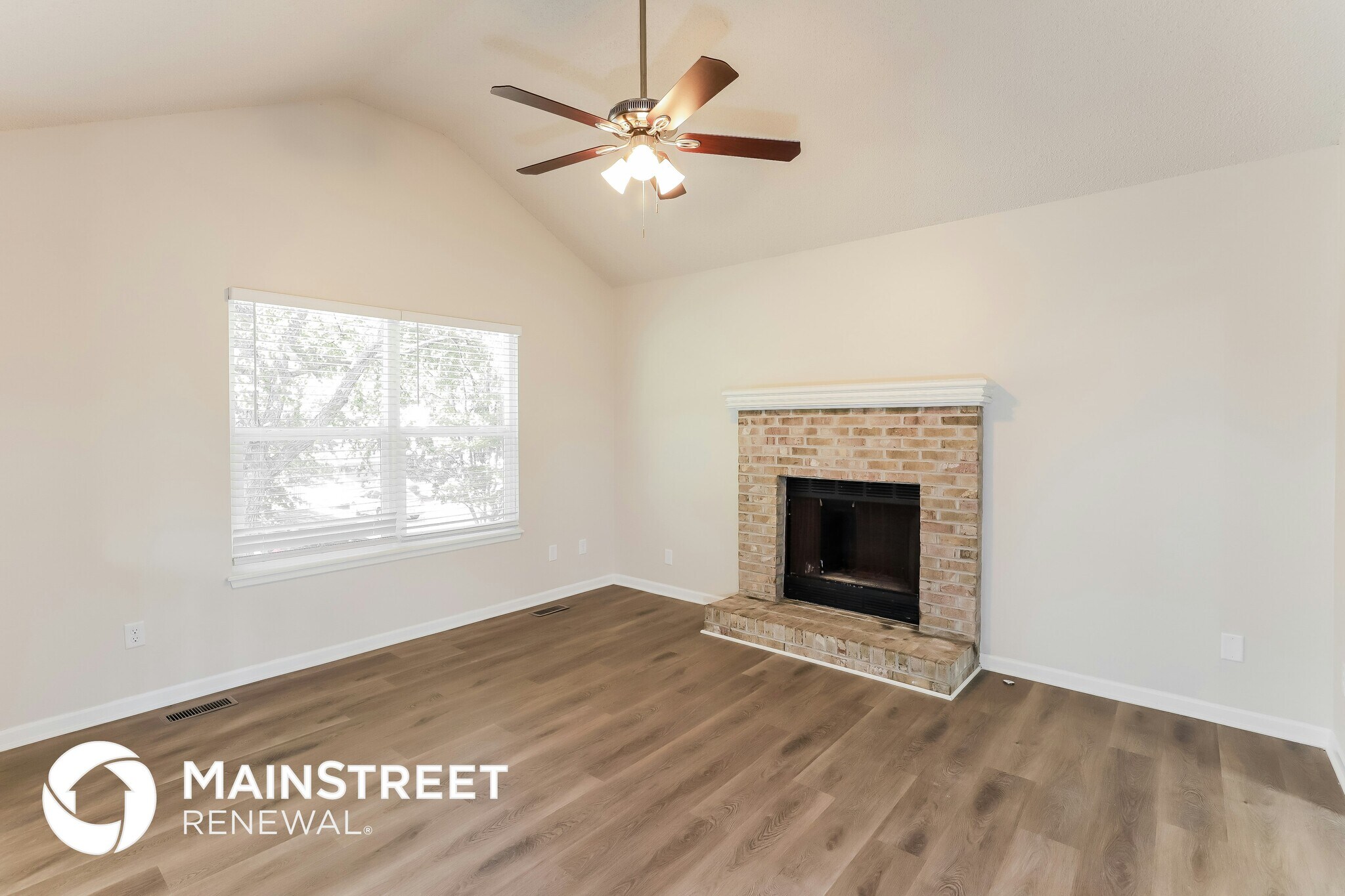 Building Photo - 11019 N Ditman Ave