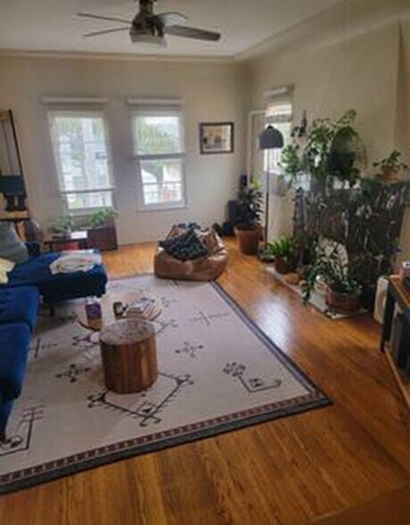 LIVING ROOM - 1347 S Mansfield Ave