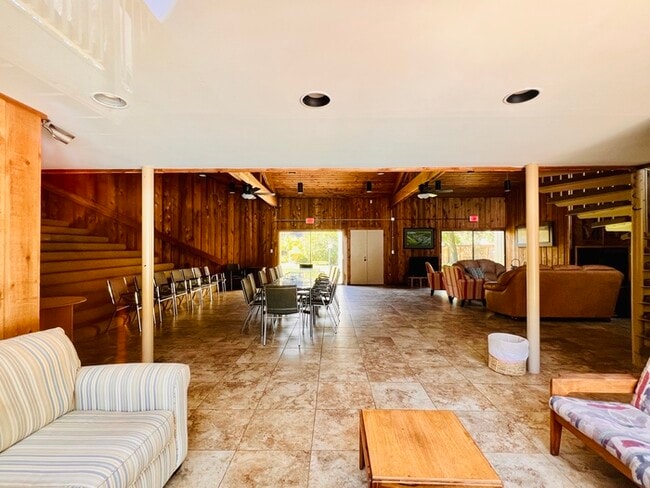 Building Photo - Desirable Sodo District, this spacious 2 b...