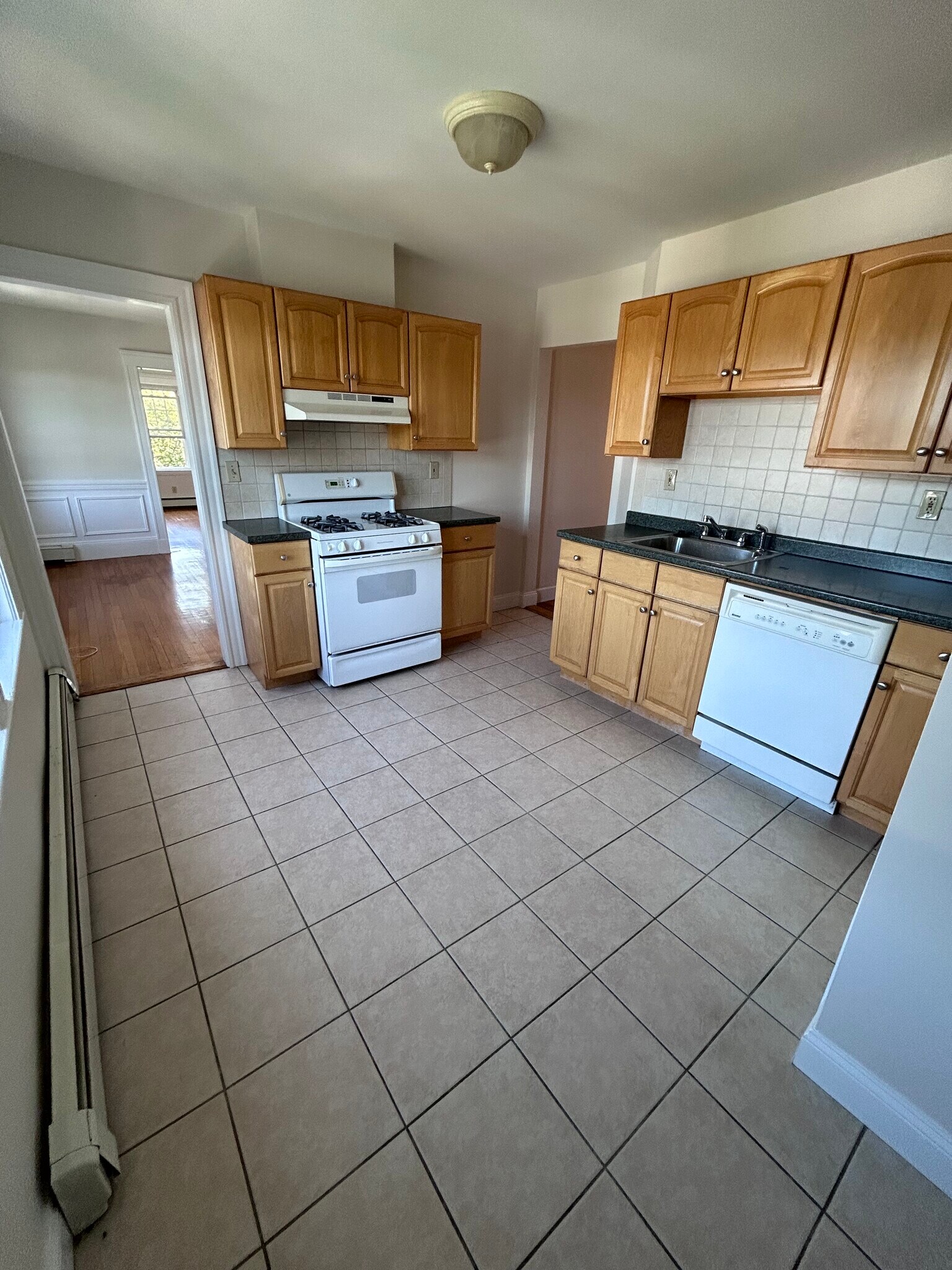 Building Photo - 7 Lorraine St