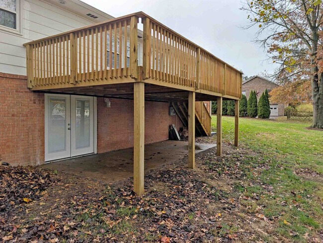 Building Photo - 103 Cherry Ave