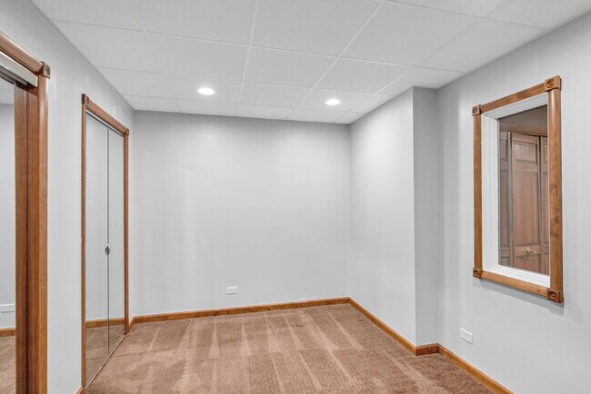 Building Photo - 4N550 School Rd