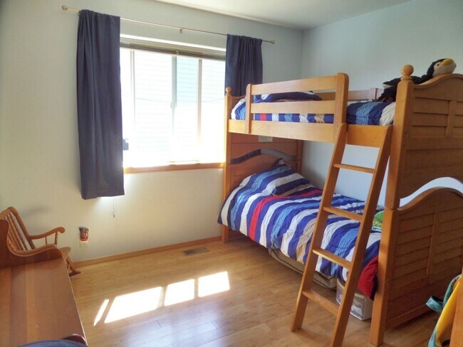 Building Photo - 1911 Ponderosa Ct