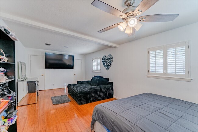 Building Photo - 11407 Iberia Dr